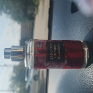 Bath& Body Works Japanese Cherry Blossom Mist